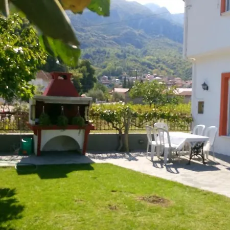 Traditional House In بيت للعطل *