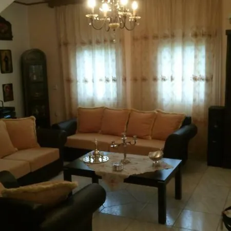 Traditional House In بيت للعطل Diava