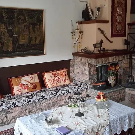 Traditional House In بيت للعطل Diava