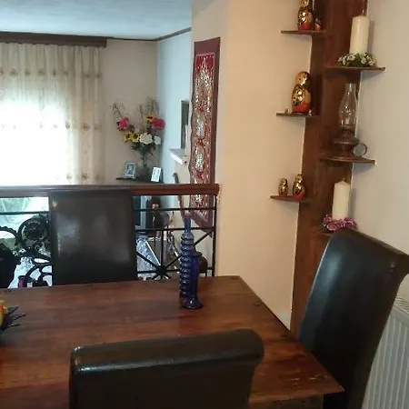 بيت للعطل Traditional House In
