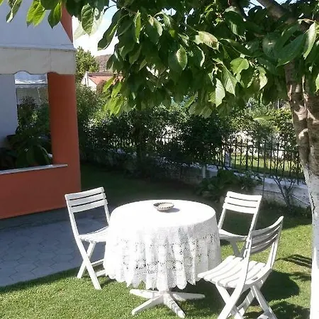 بيت للعطل Traditional House In *