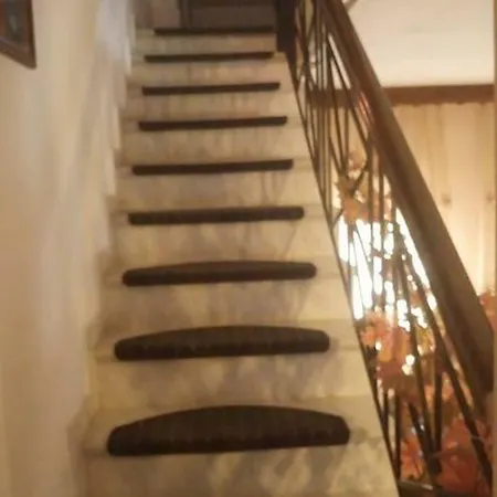 بيت للعطل Traditional House In *