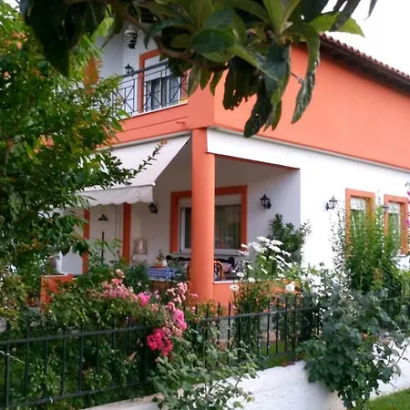 بيت للعطل Traditional House In *