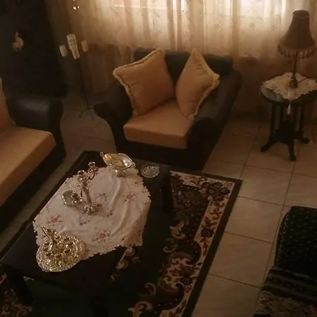 Traditional House In بيت للعطل *